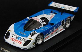 童心未泯，駕馭夢想 六一兒童節，大男孩與四輛小車汽車的故事